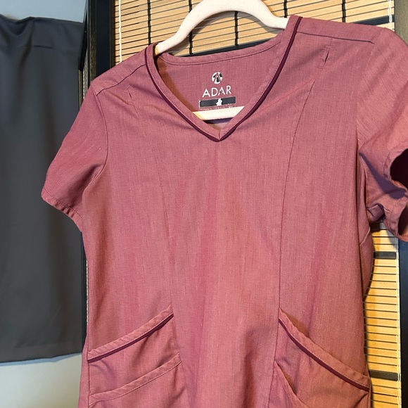 Adar Scrub Set - Picture 2 of 2